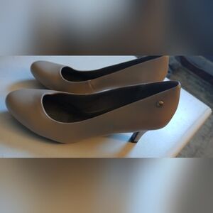 Lifestride Beige Women's Heels Size 11